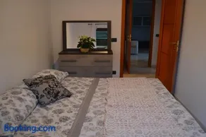 Attraente appartamento totalmente attrezzato con giardino e terrazza | Ammette animali domestici - Image 5