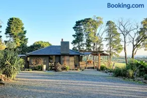 Gorgeous villa 10 acre of land - Image 3