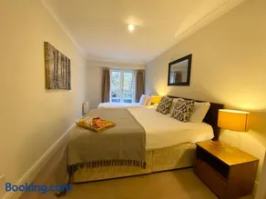 Stylish Apartments in Victoria & Westminster - Image 2