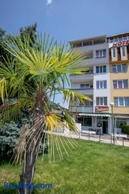 Family Hotel Ambrozia - Image 3