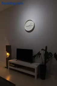 Modern Apartment 305 - Image 4