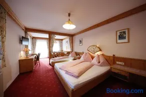 Double room, shower, toilet - Image 2