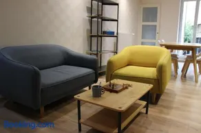 joli 2 pièces avec cour privée - Image 1