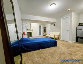 MALE Only Shared Basement - Image 3