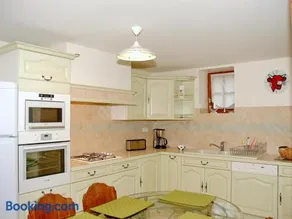 Authentique Maison de Vigneron XIXe au Coeur du Val de Loire, 4 Chambres, Parking, Jardin - Image 3