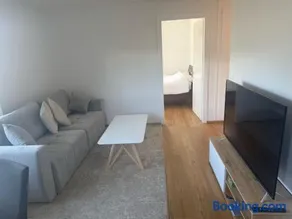 Appartement entier avec terrasse et jardin - Image 1