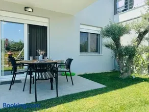 Modern Garden Apartment - Image 2
