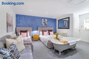 Converted Luxury Stables - Image 1