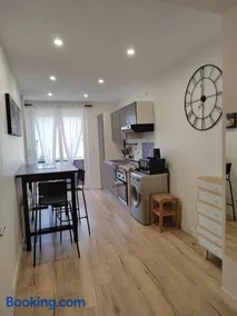 Duplex de charme 2 chambres - Tram & Parking gratuit - Image 3