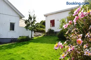 Spacious house near the sea in Skärhamn SE09149 - Image 4