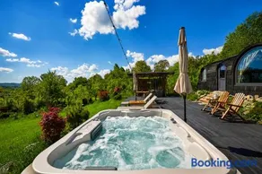 Friday Inn Igloo - Jacuzzi încălzit, Foișor cu încălzire infraroșu si videoproiector, Intimitate, Natură, Priveliște & Iaz - Escapadă romantică premium într-un tiny house unic în Romania - La doar o oră de București si 25 min de Sinaia - Image 3