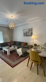 Luxury 127m Apartment in Jardins de Carthage with Balcony, Private Parking & Prime Location - Image 2