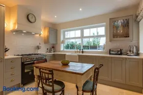 The Mews House, Central Devizes - Image 1