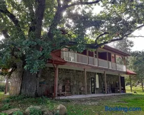 Stable house with balcony and terrace - Image 3