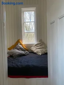 Our classic red cottage in the woods - Image 4