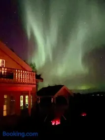 Centrally Located Cabin by the Sea - Sortland - Image 2