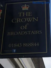 The Crown Bar & Guesthouse - Image 1