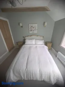 Rose Cottage, Luxury cottage, sleeps 16 - Image 2