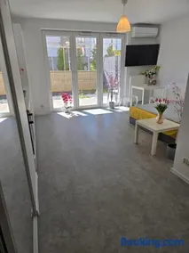 Apartament C10 z ogródkiem free PARKING - Image 1