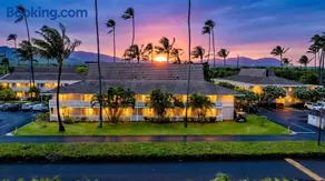Beachfront - AC - 2 min Walk to Beach - Garden Corner Unit - 3 Pools - Image 1