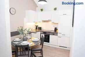 Quiet Apartment for 4 Guests, 8 Min to Center - Image 3