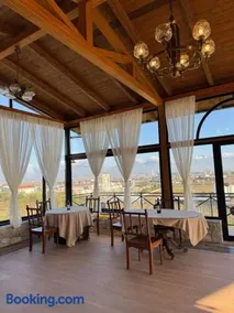 Vila Shehi Guesthouse and Winery - Image 2