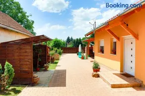 Bakos Villa - Image 4