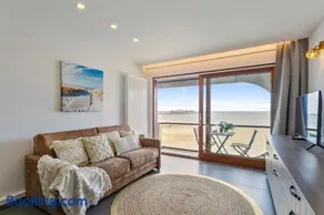 Appartamento con internet veloce e terrazza | Vista sull'acqua - Image 1