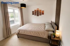 The Bournemouth Garden Retreat - Image 2