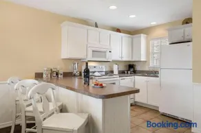 Expansive Condo w Table Rock Lake Access-Free Attraction Tickets-2 Kitchens - Image 3