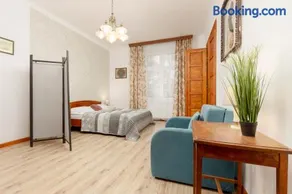 Vintage Apartments Warsaw Praga by Noclegi Renters - Image 1