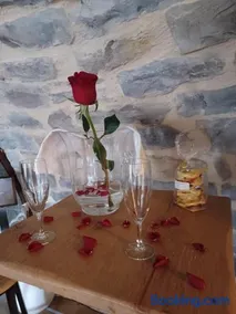Hébergement insolite avec jacuzzi privatif Millau - Image 2