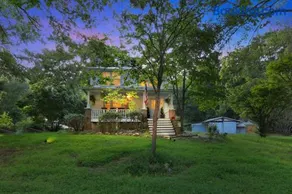 Badby Wood Farmhouse - Charming 3BR 3BA Wine Country Getaway - Image 2