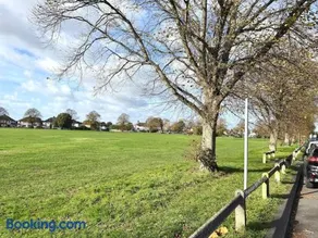 Worthing - Garden Pad Studio with FREE on street PARKING - Image 2