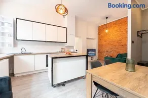 Red Brick Apartment Centrum - Image 3