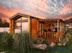 Charmful Sunset Cabin - Private Hot Tub & Sauna - Beach access - Image 1