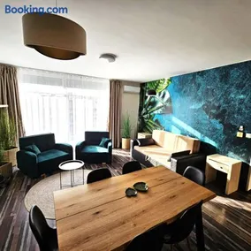 Villa Azúr Apartmanház - Image 1