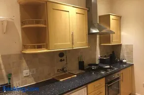 Quirky 3 bedroom property - Image 2