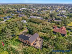 Beautiful Holiday Home With Spa And Sauna, Close To The North Sea And The Center Of Søndervig - Image 1
