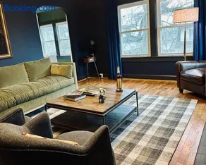 Stylish 3BR with Patio Walk to State Capitol - Image 5