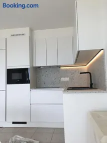 Studio 4 pers met Frontaal Zeezicht & privé zwembad Oostende - Image 3