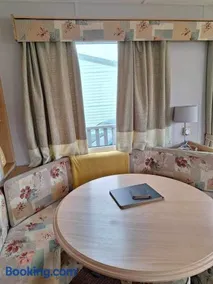 Marina Retreat - Image 4