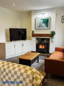 Three bedroom village home, near Grimsby and Cleethorpes - Image 2