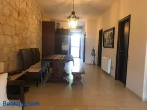 Valia Suite, Stone House - Image 4