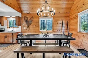 Cabin in Wellston - Image 1