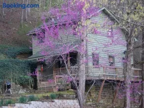 Turner Bend Cottage - Image 1