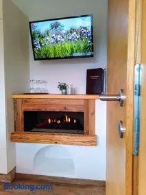 Double room, bath, toilet, balcony - Image 3