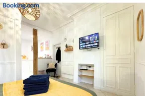 Studio Agabane - By BEST KEYS - Centre-Ville - Cosy & Lumineux - Cuisine Équipée - Smart TV - Lit Confortable - WiFi Fibre - Check-in Autonome - Parking Gratuit à Proximité - Image 2