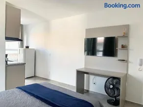 Studio moderno com cozinha completa e Wi-Fi centro - Image 3