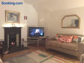 Upper Imeraval Cottage Sleeps 6 Pet-Friendly - Image 4